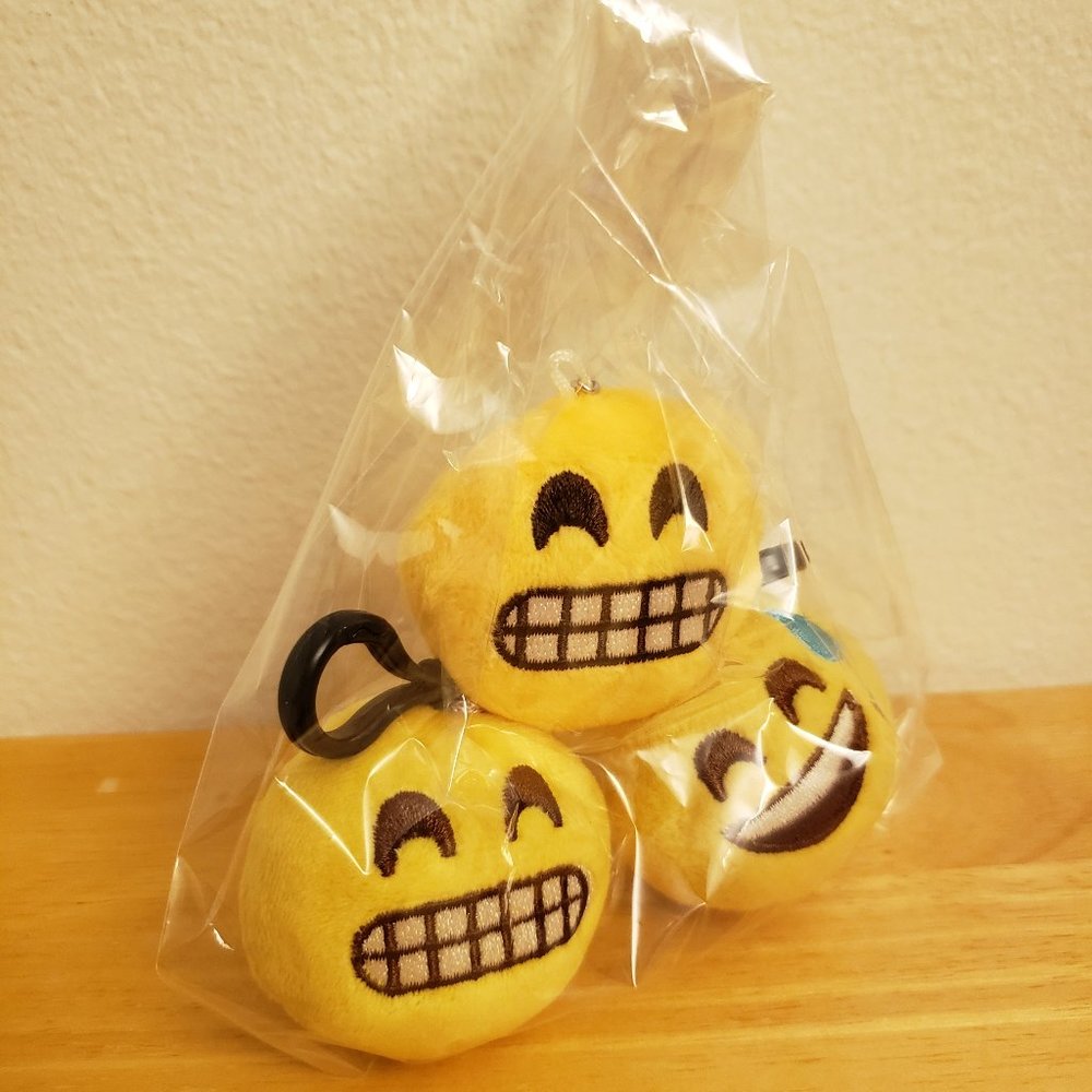 Emoji Keychains - Picture 4 of 5